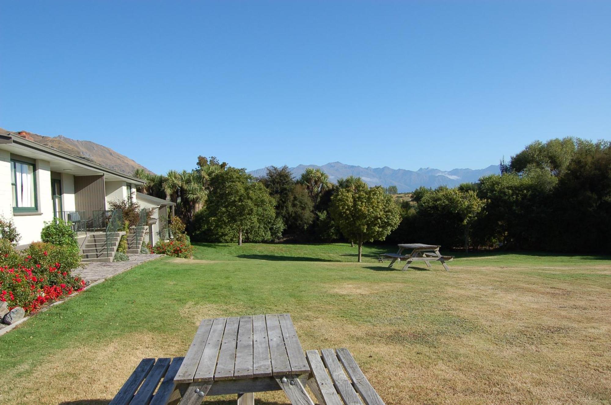 Wanaka Top 10 Holiday Park Exterior foto