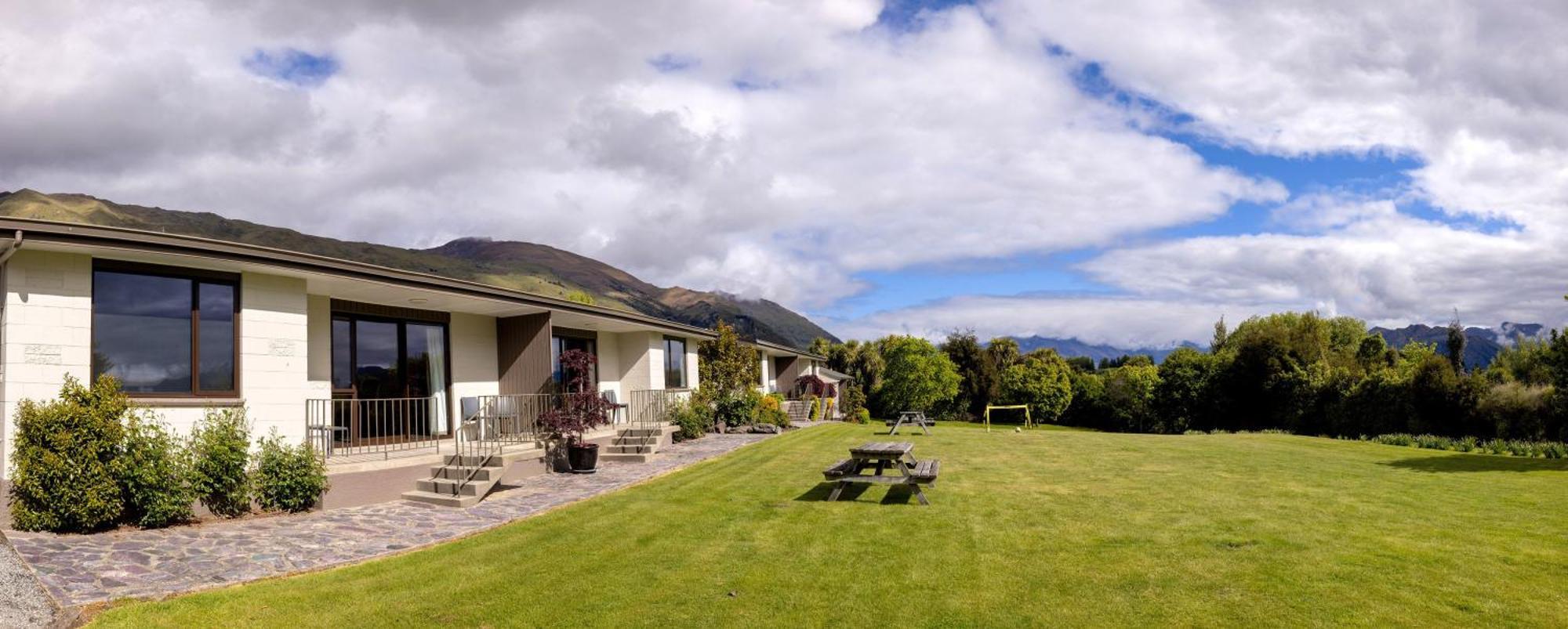 Wanaka Top 10 Holiday Park Exterior foto
